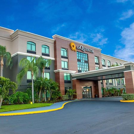 La Quinta By Wyndham Clearwater South Hotel Exterior photo