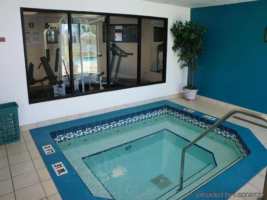 La Quinta By Wyndham Clearwater South Hotel Exterior photo